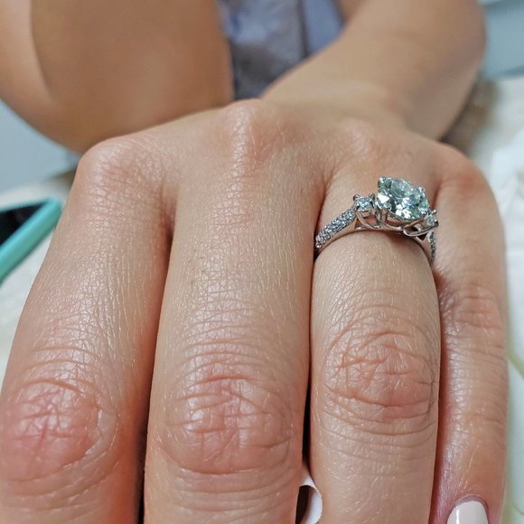 2 Carats Moissanite Engagement Ring with 925 Sterling Silver Band - Picture 3 of 9